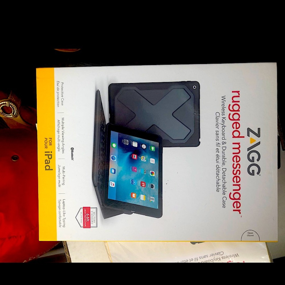 ZAGG BLUETOOTH KEYBOARD & CASE